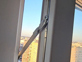 Ограничитель окна ПВХ - детская безопасность